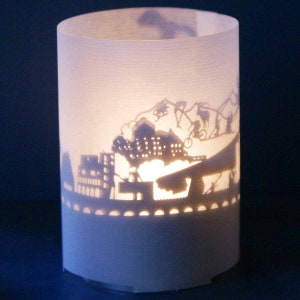 Liechtenstein Skyline Gift Tube Shadow Play: Kaarssouvenir voor fans, boeiende silhouetprojectie - Perfect Liechtenstein-cadeau!