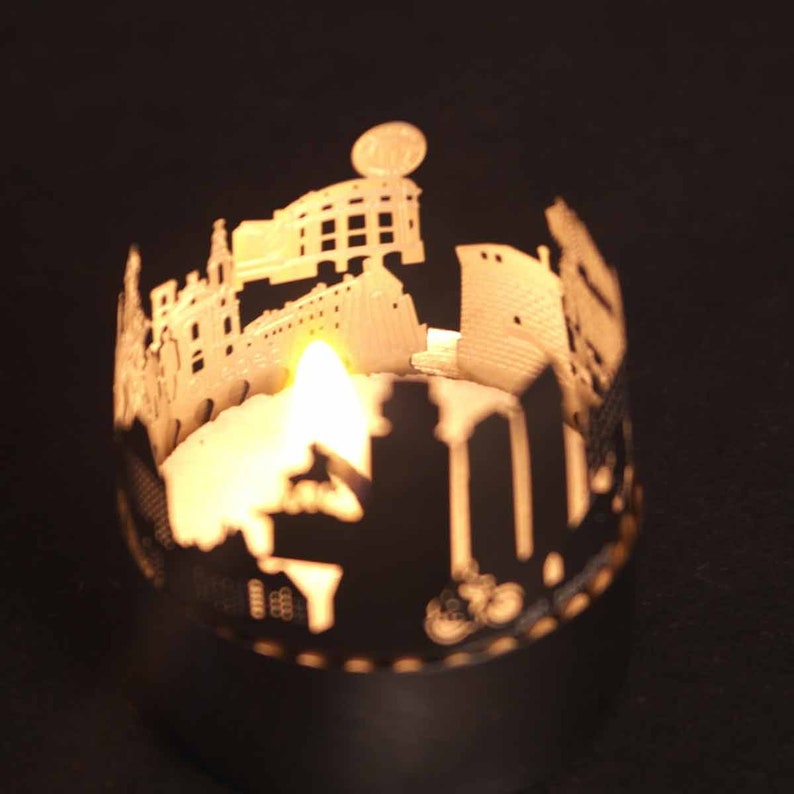 Jeux d'ombres sur la ligne d'horizon de Québec Bougie lanterne pour une projection fascinante de la silhouette Souvenir idéal pour les fans du Québec image 5