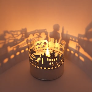 Bath Skyline Shadow Play - Acessório de vela de lanterna exclusivo | Lembrança hipnotizante para fãs de banho - cria um lindo jogo de sombras no ambiente