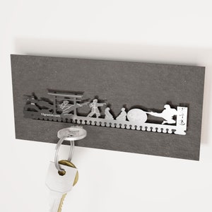 Karate Souvenir Gift Tube - Elegant Silhouette Design with Motifs, Perfect for Martial Arts Enthusiasts - Practical and Stylish