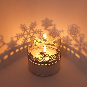 Sneeuwvlokken Schaduwspel - Transformeer theelichtjes met silhouetbevestiging - Mooie winterschaduwmotieven - Perfect cadeau