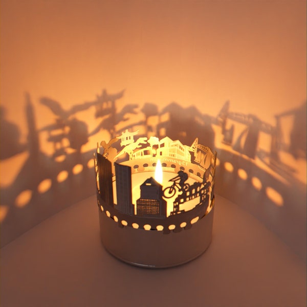 Portland Skyline Shadow Play: Captivating Candle Attachment - Souvenir for Fans of the City - Mesmerizing Room Projection