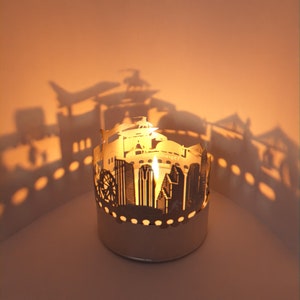 Jeu d'ombres sur la ligne d'horizon de Houston - Bougie captivante pour un souvenir et une décoration époustouflants - Cadeau parfait pour les fans de Houston !