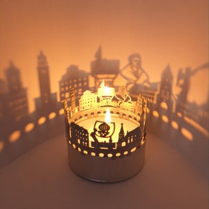 Augsburg Skyline Schattenspiel - Kerzenaufsatz mit magischem Lichtspiel für echte Augsburg-Fans - Souvenir & Geschenkidee