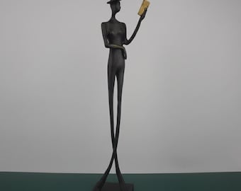 Reading Statue – European Style Cast Iron Character Sculpture, Creative Book Lover Decor for Living Room TV Cabinet Coffee Table