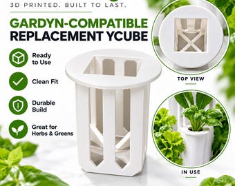 Può includere: Un YCube di ricambio stampato in 3D bianco per sistemi Gardyn. Il contenitore cilindrico presenta un'apertura superiore quadrata e listelli verticali. Il testo include CozziForged, Gardyn-Compatible Replacement YCube, Ready to Use, Clean Fit, Durable Build, Great for Herbs & Greens e Available in 6, 8, 12, 18 & 30 Packs.