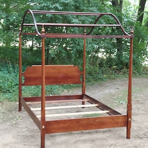 Queen Anne poster bed cherry by Statton Tru-Type Americana Old Towne