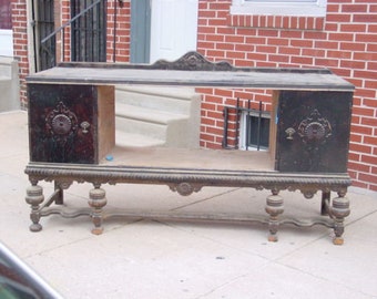 giant depression 1930s sideboard buffet TLC to restore for PICKUP only (no drawers)