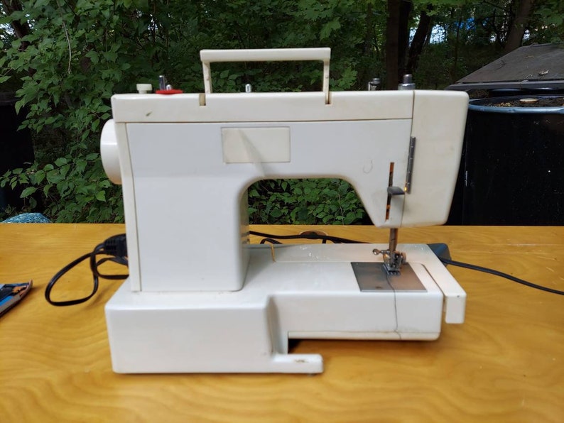Necchi Royal Sewing Machine Model 3205fa Etsy