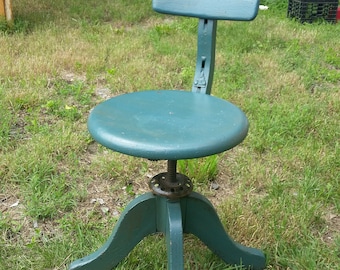 Industrial style office chair swivel desk chair 1900s Oak