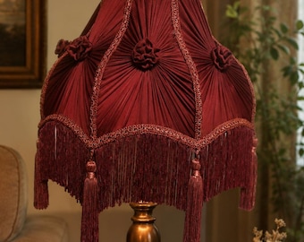 Paralume vittoriano bordeaux fatto a mano con frange a nappe / Paralume per lampada da tavolo in tessuto plissettato