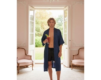 Kimono unisex vintage Whitby azul marino 100% seda lavada con estampado floral jacquard.