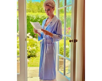 Szlafrok Vintage Aria Blue Gingham z lat 60., haftowany, Sweet Grace Kelly, rozmiar średni