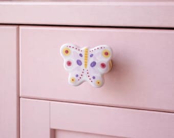 Puxador de gaveta de luxo em latão/cerâmica com borboleta | Puxador de armário com borboleta de desenho animado para quarto infantil | Puxador de guarda-roupa de cerâmica feito à mão