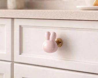 Uroczy, różowy, ceramiczny uchwyt do szuflady z króliczkiem | Uchwyt do szafki z kreskówkowym królikiem | Mosiężny uchwyt do szafy z jednym otworem | Gałka do mebli do pokoju dziecięcego