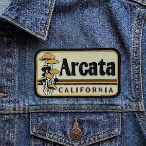 Vintage Arcata California Patch, Retro Mushroom Fungi Travel Souvenir Embroidered Iron On Badge, Humboldt NorCal Applique for Jackets & Bags