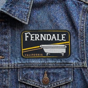 Vintage Ferndale California Patch, Retro Clawfoot Tub Travel Souvenir Embroidered Iron On Badge, Victorian Village Applique for Jackets