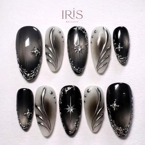 Uñas postizas negras estilo ojo de gato con detalles cromados plateados (Ver 2) / Diseño gótico celestial degradado 3D