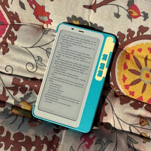 wekindケース | Boox Palma 1/Palma 2/用3Dプリントケース。グリップとボタン付き。スタイリッシュで持ち心地も快適。