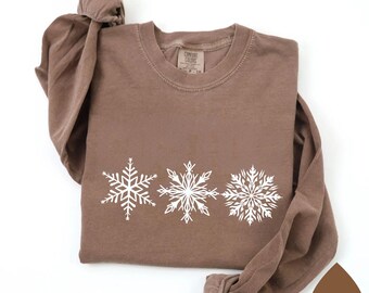 Snowflakes Sweatshirt, Comfort Colors Snowflakes Shirt Christmas Gift, Winter Christmas Sweater Xmas Christmas PJs Merry Christmas Crewneck