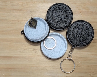 Secret Cookie Keychain with Hidden Compartment – Cute 3D Printed Ring Holder Keychain for Engagement or Proposal Gift Shopping cart coin