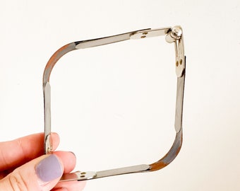 Vintage Purse Inner Frame / wide mouth opening spring loaded / kiss closure (3" square)