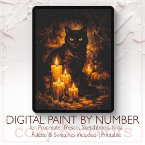 Könnte beinhalten: Ein digitales Malen-nach-Zahlen-Kunstwerk auf einem Tablet-Bildschirm zeigt eine schwarze Katze mit leuchtend gelben Augen, umgeben von vier brennenden Kerzen und einem Kürbis. Der Text lautet DIGITAL PAINT BY NUMBER for Procreate, Fresco, Sketchbook, Krita.