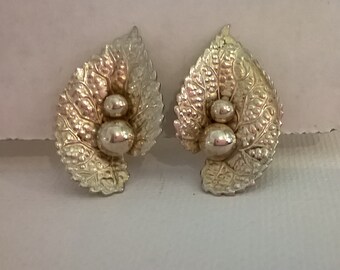 Vintage Beau Sterling Silver Earrings - Leaf Design - Screwback Earrings