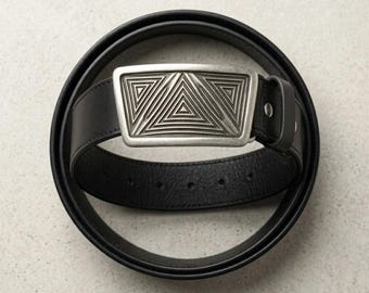 Cinturón de motociclista de cuero genuino para hombre, hebilla metálica geométrica triangular, cinturón de moto punk rock, hebilla de plata antigua, regalo para motociclistas.