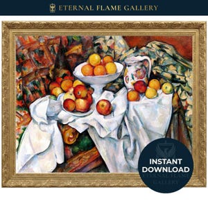 Può includere: Dipinto di natura morta incorniciato con una ciotola bianca piena di arance, una brocca bianca con motivi floreali e mele rosse. L'opera è ambientata su un drappo bianco e uno sfondo a motivi. Testo: ETERNAL FLAME GALLERY, INSTANT DOWNLOAD.