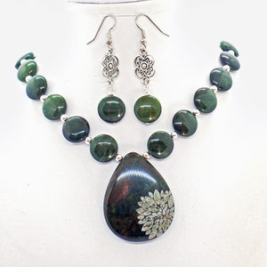 African Green Jasper Flower Necklace Earrings Set Natural Stone