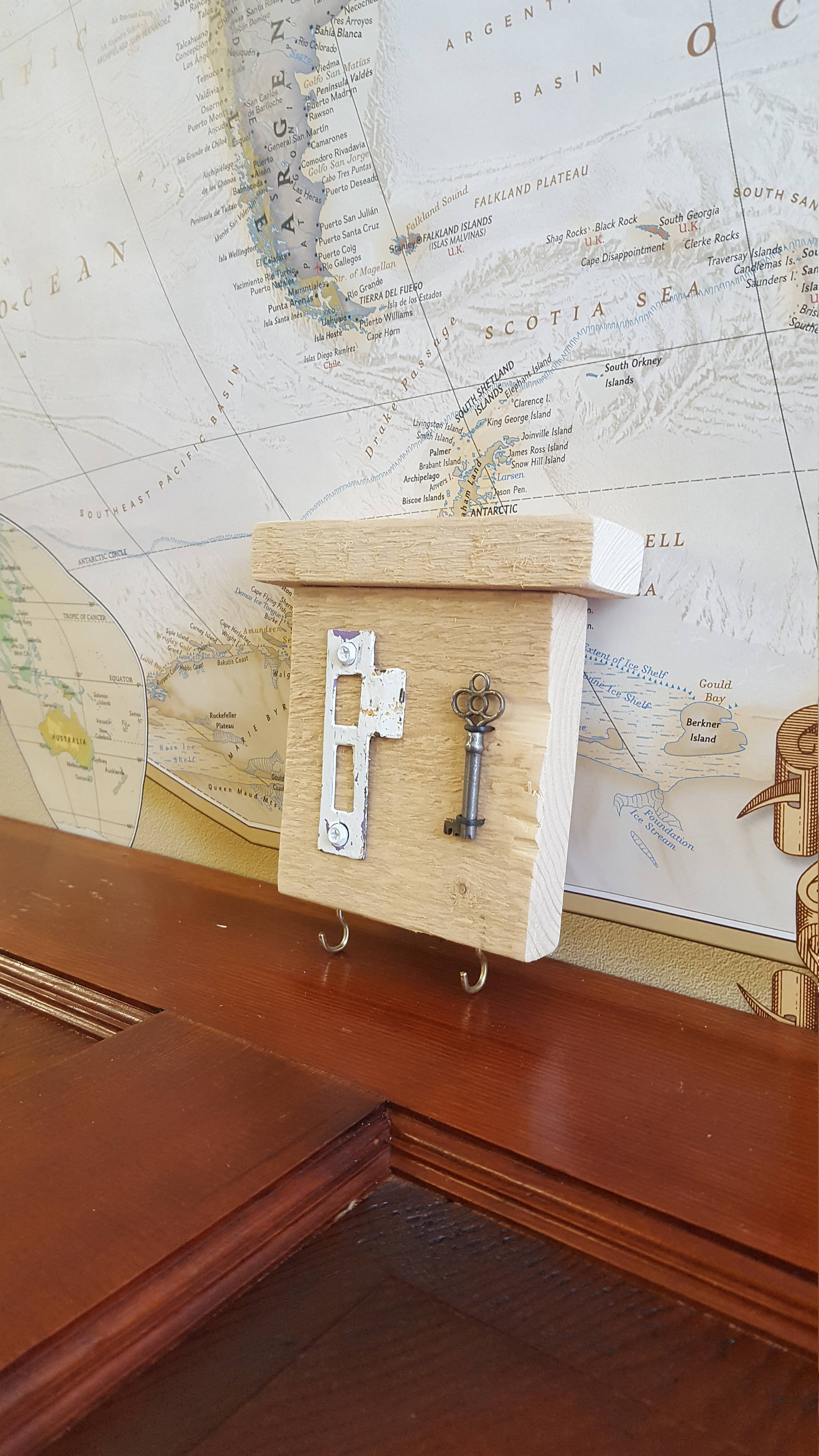 Pequeño soporte de llavero rústico con madera recuperada y | Etsy