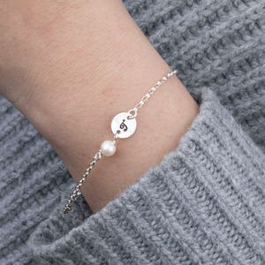 Bridesmaid Gifts,Initial pearl Bracelet,Pearl bracelet,gift for mom,mother bracelet,personalized monogram bracelet image 1