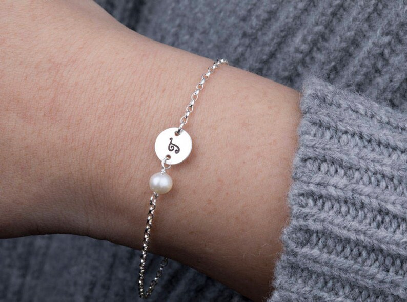 Bridesmaid Gifts,Initial pearl Bracelet,Pearl bracelet,gift for mom,mother bracelet,personalized monogram bracelet image 3