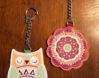 Monogrammed keychain- personalized keychain- keychain- stocking stuffer- backpack clip- Mother's Day- gift for her- birthday- owl keychain