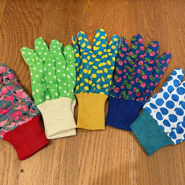 personalized garden gloves- Garden gloves- gardening gloves- gift for her-teacher gift- garden lovers gift- gardener gift