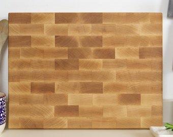 End-grain hard maple cutting board – professional butcher block for foodies & chefs: 40x30x4,5cm