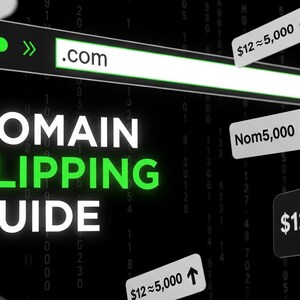 Könnte beinhalten: Drei cremefarbene Keramikbecher mit gesprenkelter Glasur. Jeder Becher zeigt ein handgemaltes Blumenmuster in Blau-, Grün- und Gelbtönen. Die Becher haben eine einfache, abgerundete Form und einen Henkel.