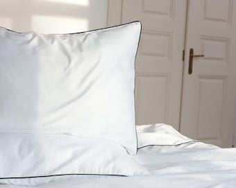 Pedido personalizado: Juego de ropa de cama de satén blanco con ribete blanco, 4 fundas de almohada y sábana bajera ajustable.