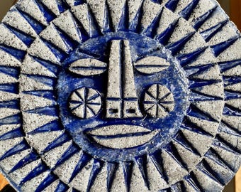 Escultura de sol de cerámica cubista hecha a mano, relieve mural modernista original