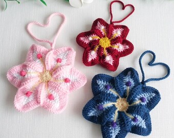 Lilien Beutel Muster | 3D Blumen Taschenanhänger PDF | Tutorial für Ohrhörer | Anfänger häkeln Lip Blam Halter Muster + Video-Anleitung