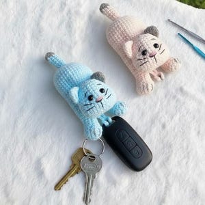 Virkmönster för nyckelfodral till katt | Amigurumi-nyckelhållare i PDF-format | Enkla mönster för nyckelringar till katt | Virkmönster för amigurumi till katt med videoguide