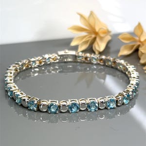 Blue Topaz Sterling Silver Tennis Bracelet Bracelet - 5mm width - Fits 7&quot; Wrist - Vintage/Pre-owned