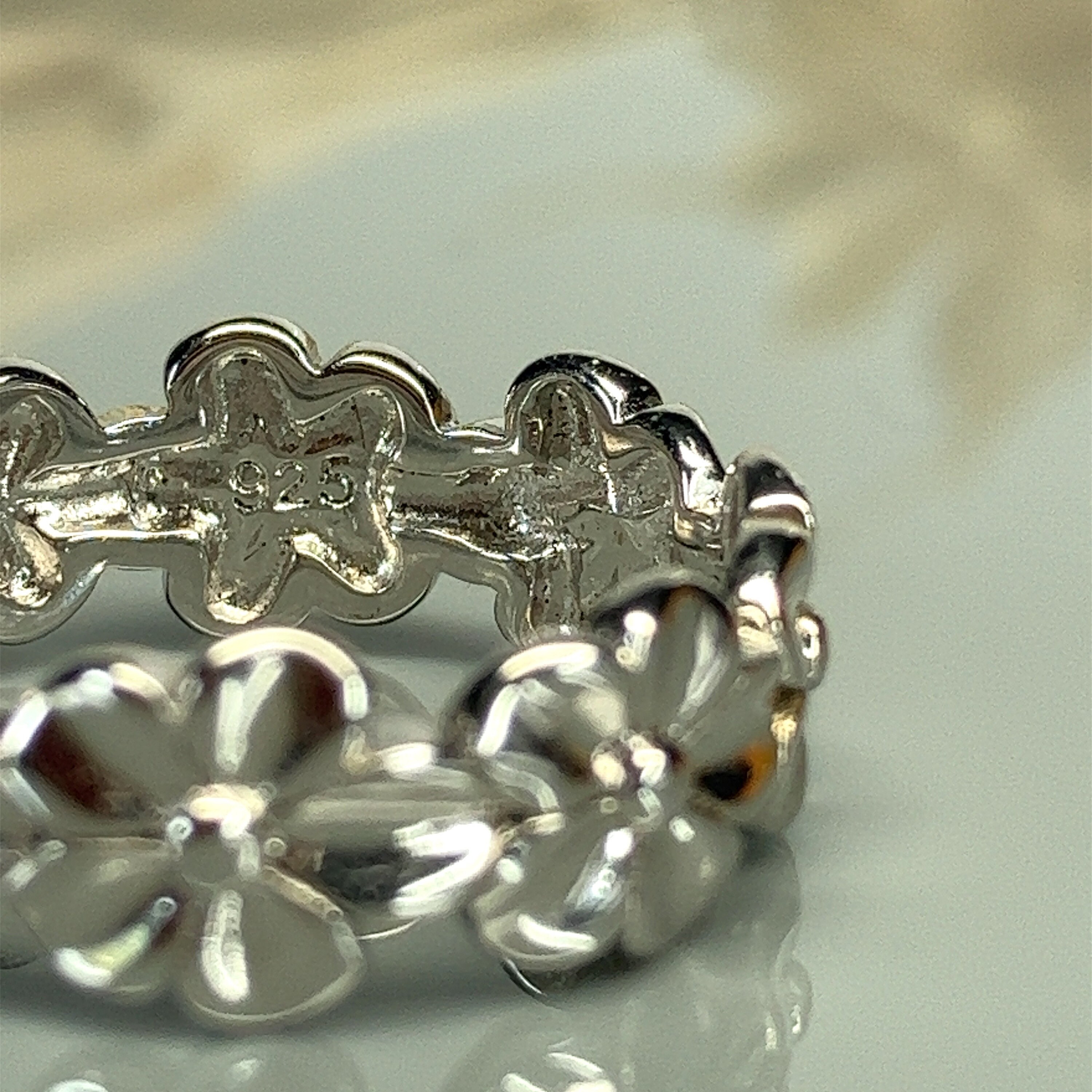 Flower Eternity Ring (SILVER)【Light】 Sterling Silver Flowers Eternity Ring- Size 6.25 - Vintage
