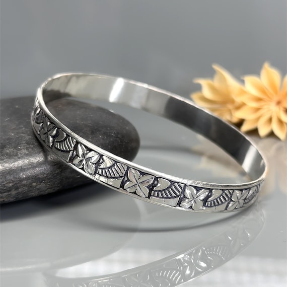 Floral/clover Design Sterling Silver Bangle Bracelet - 8mm