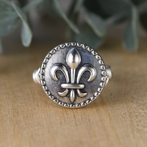 .925 Sterling Silver Fleur De Lis Ring - Beaded Filigree Band In Sizes 5-10