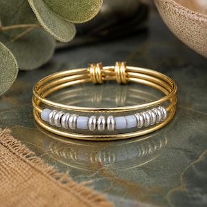 Anneau à message « Breathe » code Morse : anneau enroulé en fil métallique rempli d'argent sterling ou d'or - taille et couleurs personnalisées