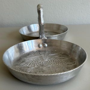 Vintage Everlast Aluminum Double Dish Tray – Grape Pattern Mid Century Serving Piece