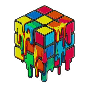 Op de afbeelding: Een kleurrijk Rubik's Cube-ontwerp met een smelten effect. De kubus heeft levendige kleuren, waaronder rood, blauw, geel, oranje en groen. Het ontwerp heeft een zwarte omtrek en een druipend verfeffect, waardoor het een unieke, artistieke uitstraling krijgt.
