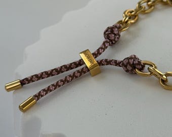 Gouden paracord armband, verstelbare minimalistische damesarmband, koordarmband met 14k PVD-goudplating, waterdichte moderne armband met gravure